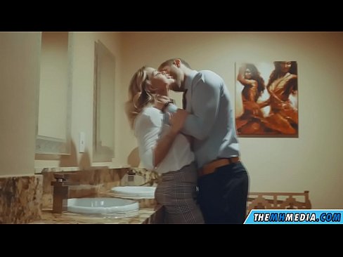 ❤️ Khi một cô gái tóc vàng busty quyến rũ bạn trong một nhà vệ sinh công cộng ❤️ Hard porn tại khiêu dâm% vi.xinwen1288.top%